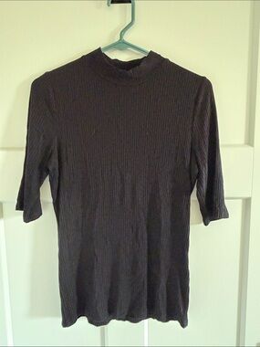 Cyrus Black Ribbed Mock Neck Short Sleeve Shirt